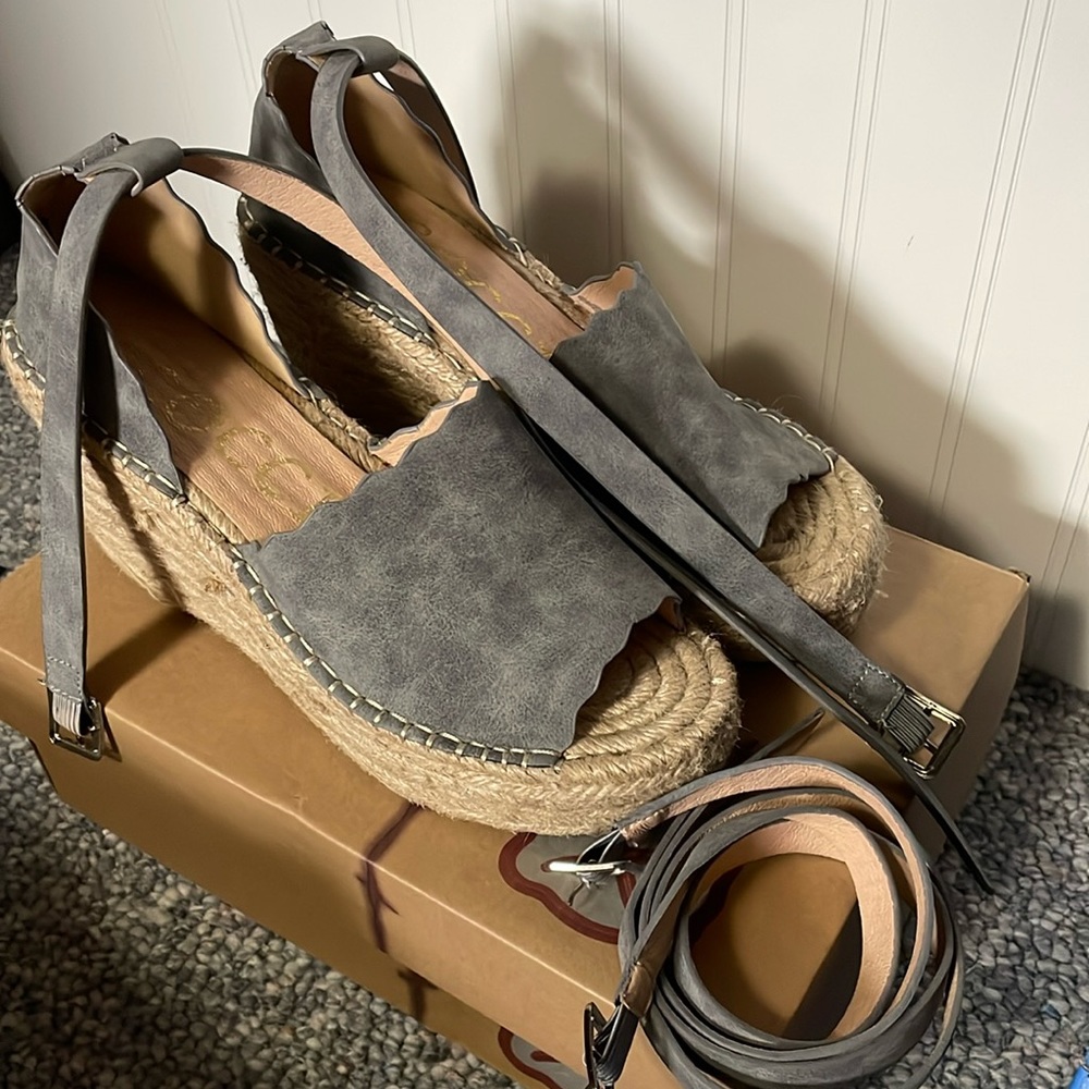 CCOCCI Women’s 8 Jade Wedges